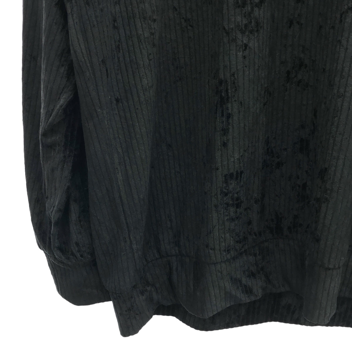 共享 |寬鬆輪廓天鵝絨刺繡剪裁和縫紉 | 1 |黑色 |男士