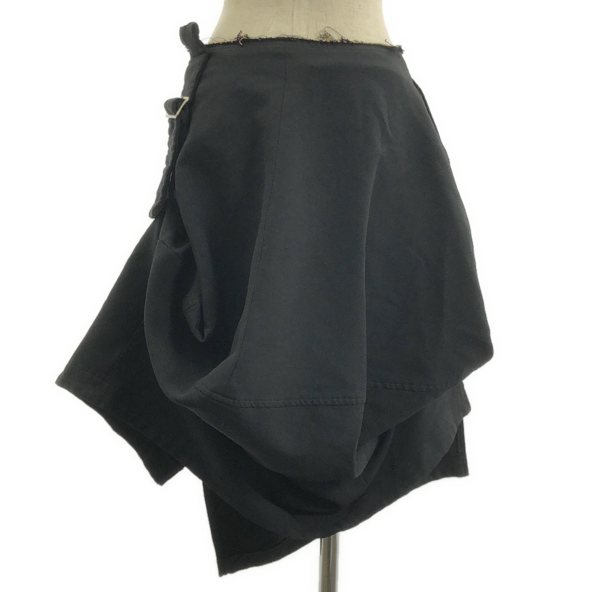 [狀況極佳] COMME des GARÇONS | 2016 秋冬 | 聚酯飾面，鏤空，可調式半身裙 | S碼 | 黑色 | 女款
