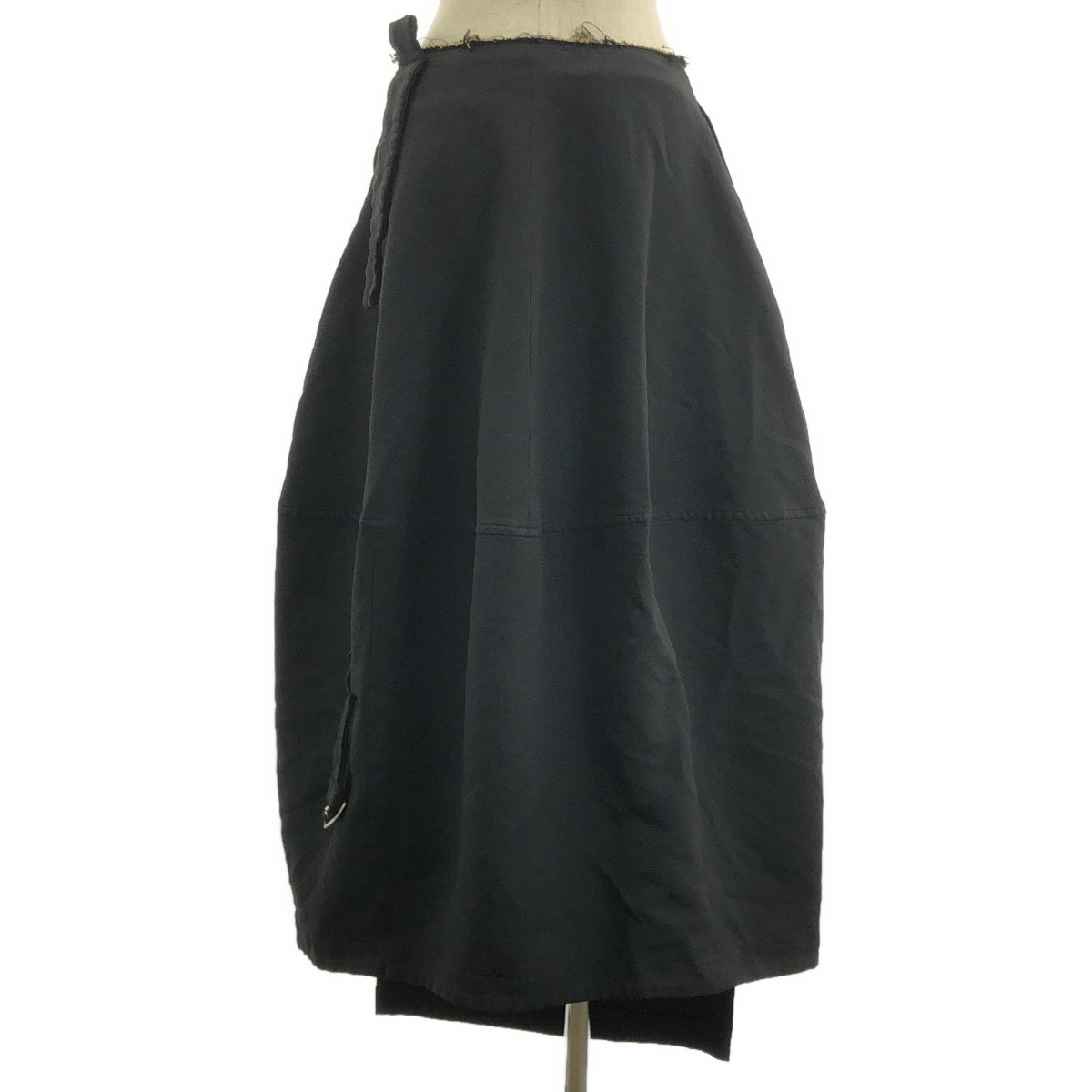 【美品】  COMME des GARCONS / コムデギャルソン | 2016AW | ポリエステル 製品加工 断ち切り 変形 カットアウト アジャスター スカート | S | ブラック | レディース