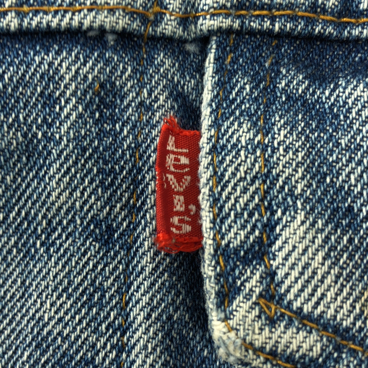 Levi's | 重製彩繪牛仔短版外套 / 印有 522 字樣 |
