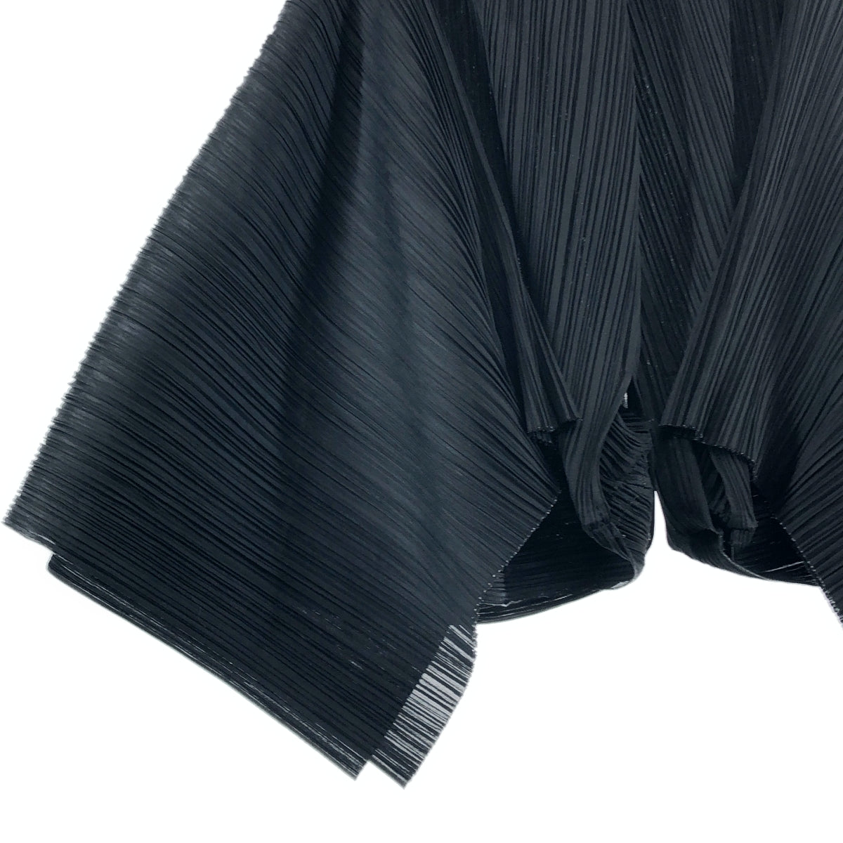 イッセイミヤケ　プリーツプリーズ変形トップスブラックLサイズ 中古・古着通販】PLEATS PLEASE ISSEY MIYAKE (プリーツプリーズ