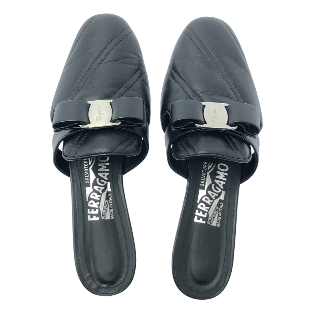 【美品】  FERRAGAMO / フェラガモ | BRIZA Q2 / レザー ロゴプレート リボン サンダル | 4 1/2 | ブラック | レディース