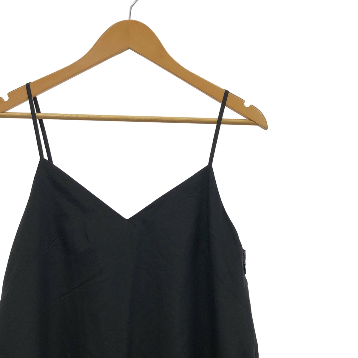 乾淨整齊 | 2022 春夏 | 尼龍吊帶連身裙 | F 碼 | 女款