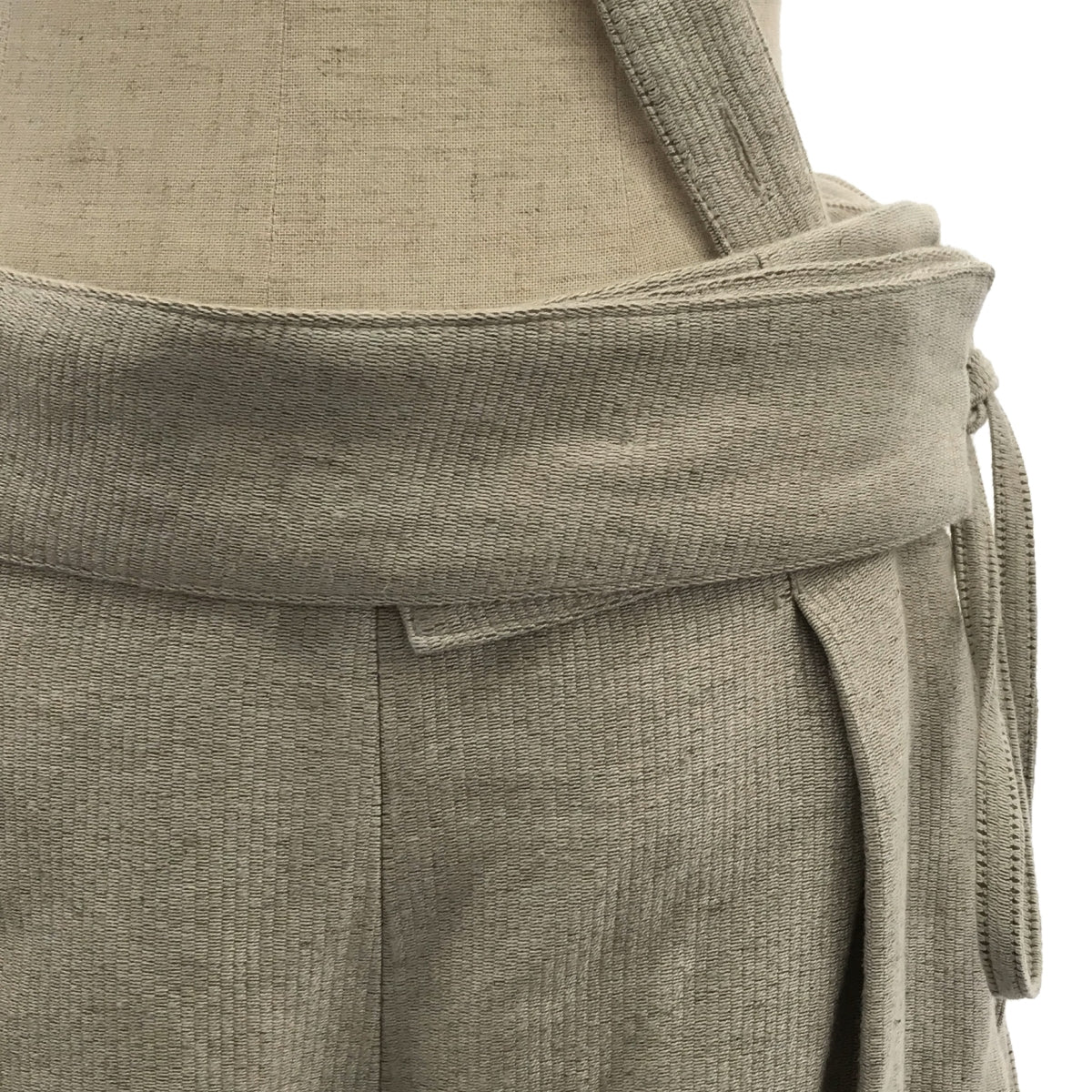 【미품】 pelleq / 페렉 | 2024SS | Tatami Dobby One Shoulder Trousers 원 숄더 팬츠 | 36 | 실버 | 여성