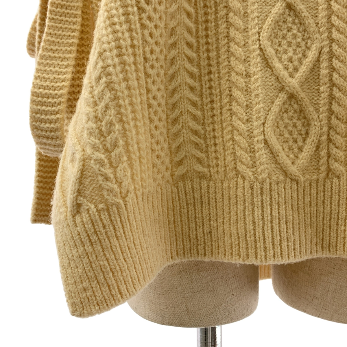 【美品】  tao COMME des GARCONS / タオコムデギャルソン | 2022AW | ウール リボン ケーブル アランニット ベスト | S | ベージュ | レディース