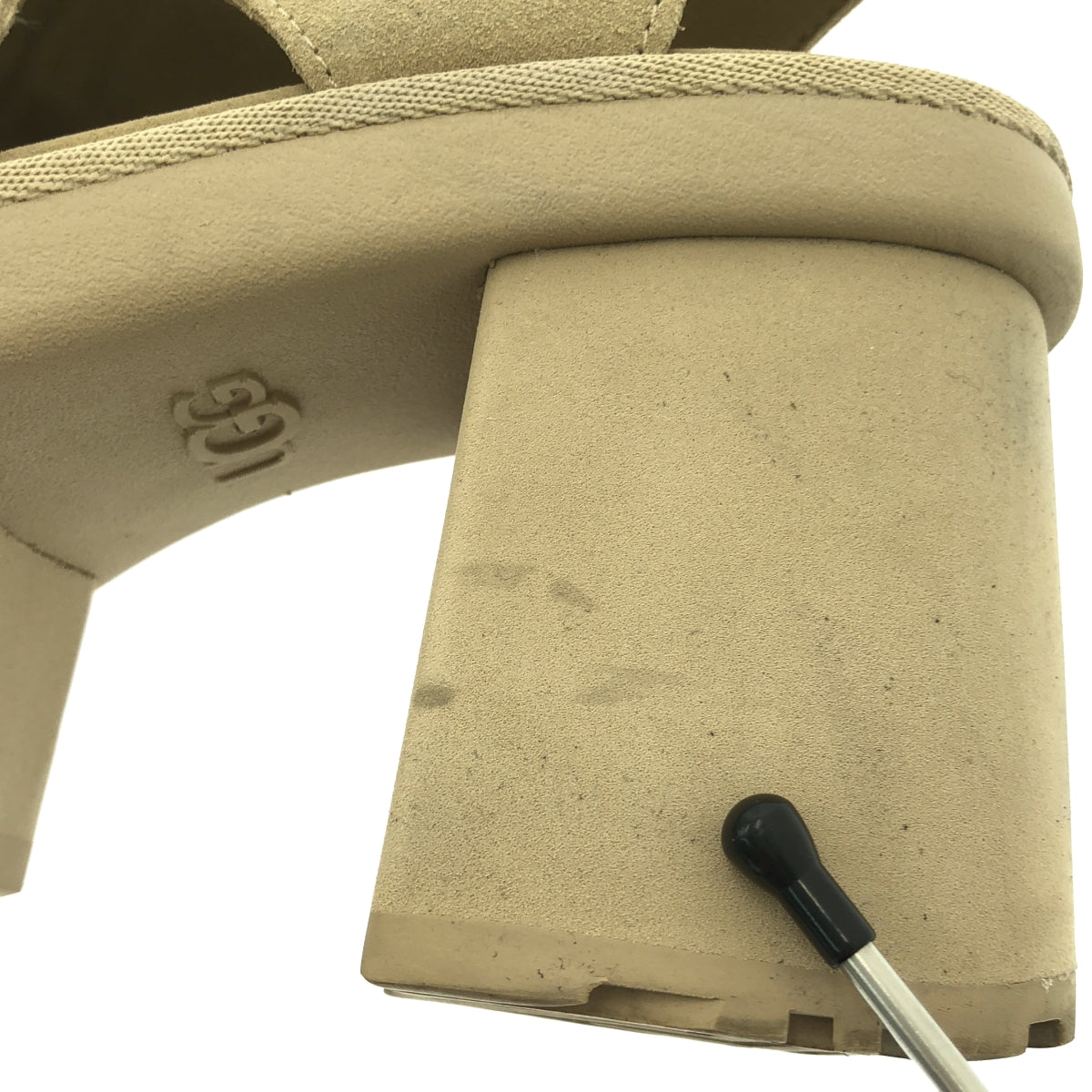 UGG New Heights 厚底 T 型帶涼鞋 | 尺寸 23 | 女款