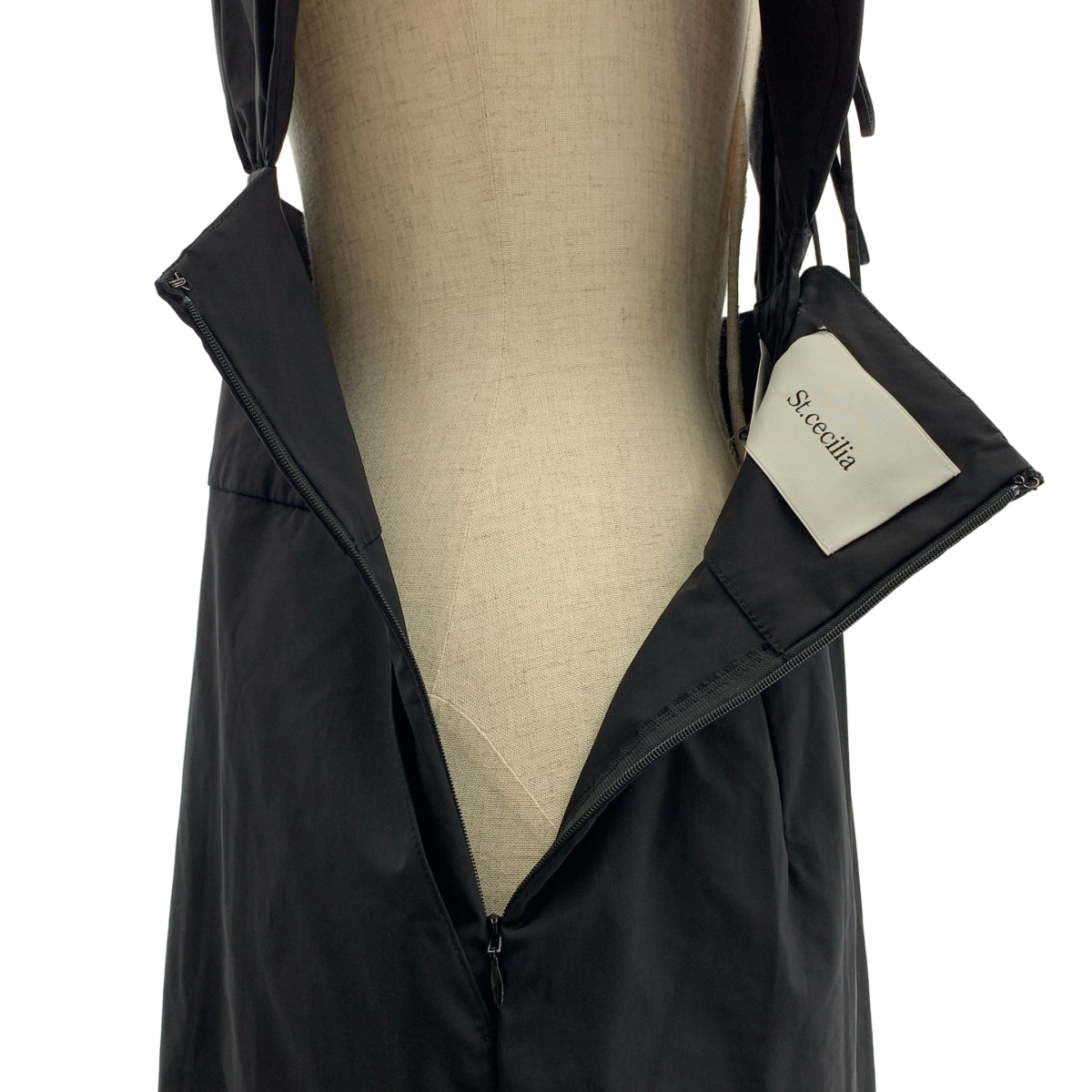 St. Cecilia | 肩膀褶皺開衩洋裝 | M碼 | 女款