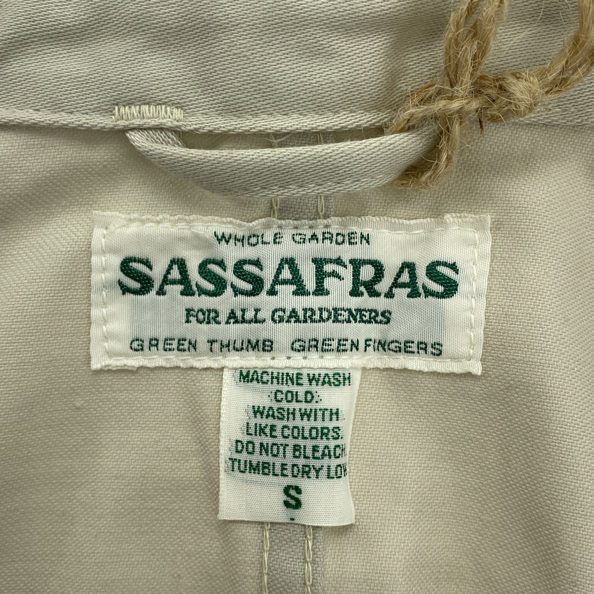 [新品] SASSAFRAS | Pruner 軍裝緞面外套 | S 碼 | 象牙白 | 男款