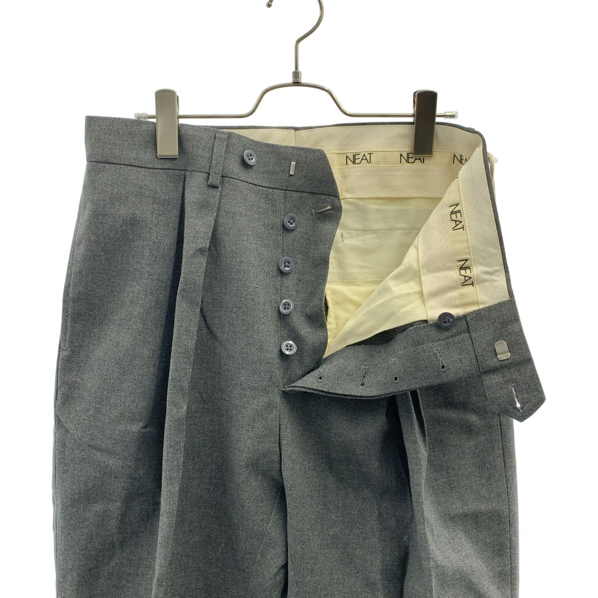 【成色極佳】NEAT 斜紋滌棉混紡錐形雙褶休閒褲 | 46碼 | 灰色 | 男士