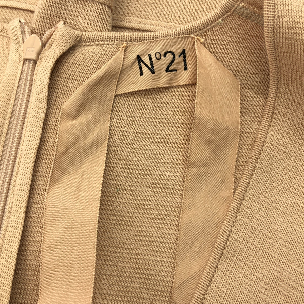 N°21 / ヌメロヴェントゥーノ | バックジップ ニット ワンピース | S | ピンク | レディース
