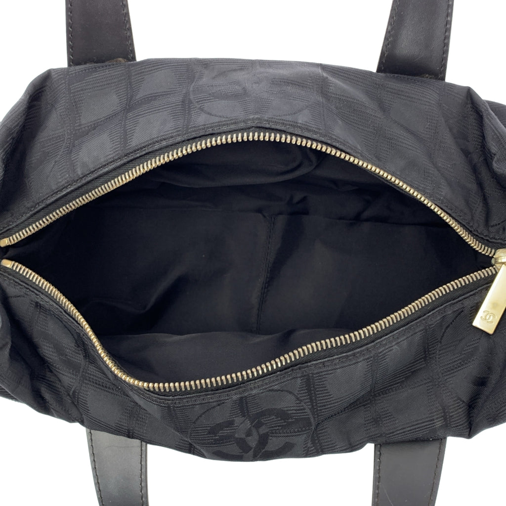 香奈兒 | A15828 新款旅遊系列尼龍提花迷你波士頓包 |