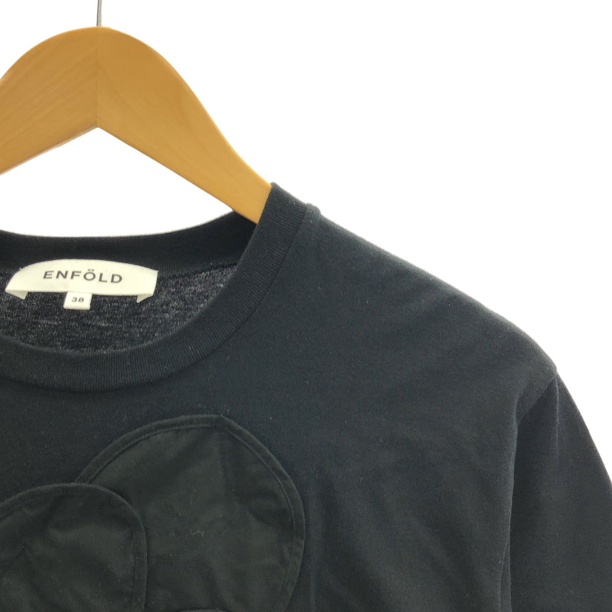 ENFOLD / 엠 폴드 | 2024SS | DECORATIVE WAVE T-SHIRT / 패치 슬릿 T셔츠 컷소우 | 38 | 블랙 | 여성