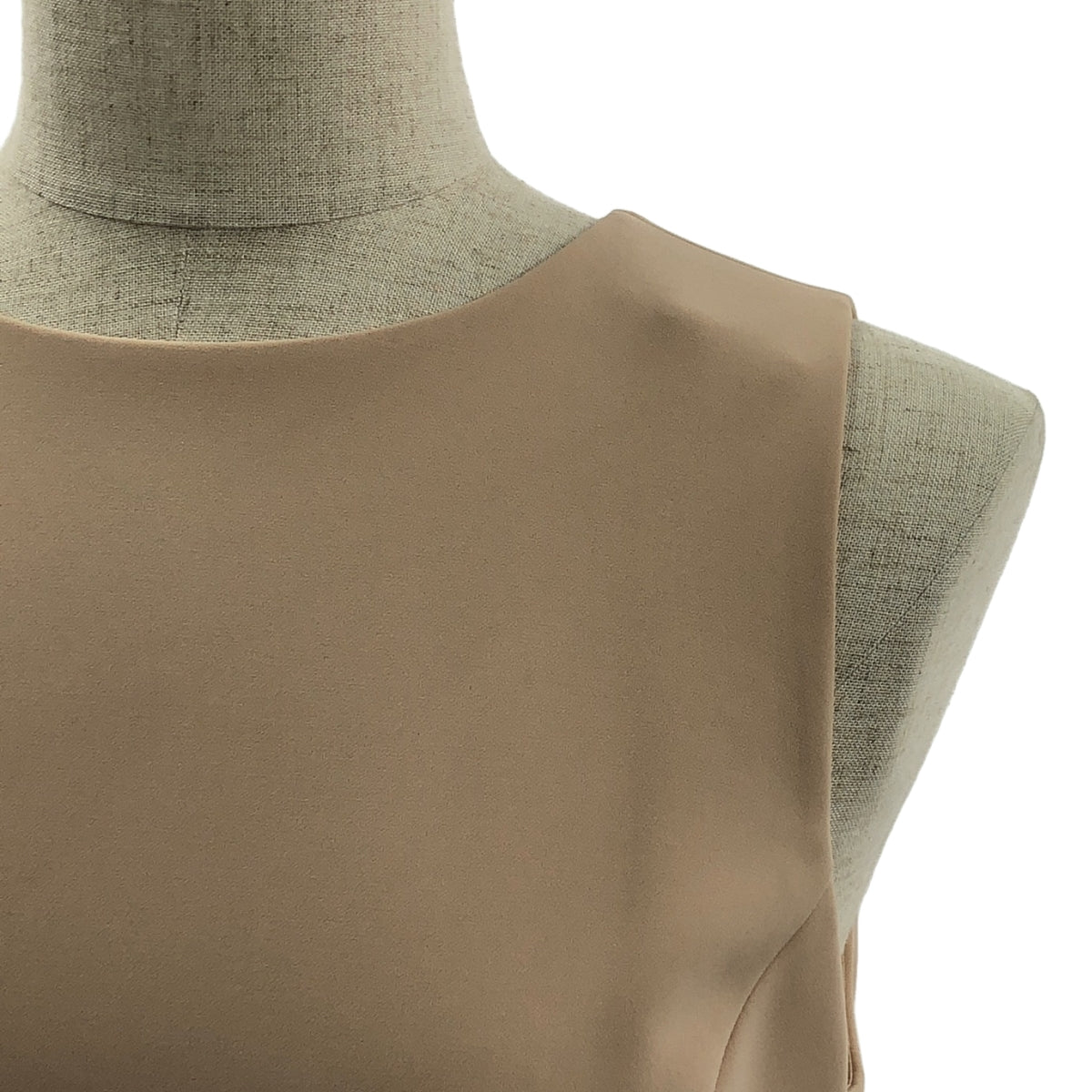 [近乎全新] FOXEY NEW YORK | 女款彈性滑順燈籠裙 | 38碼 | 米色 | 女款