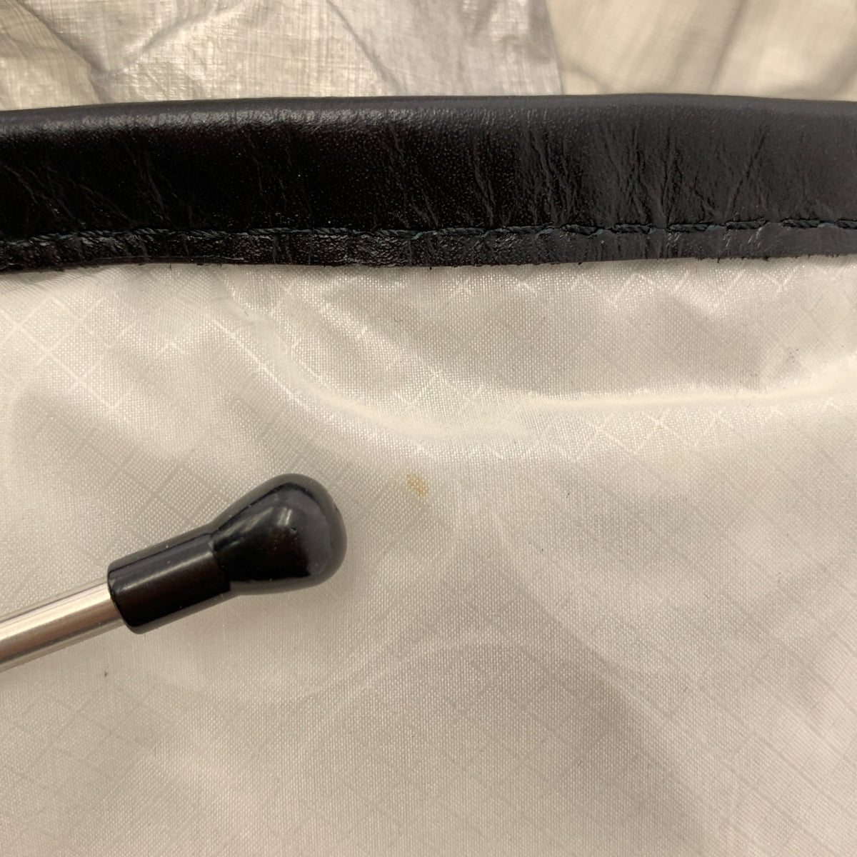 薩卡伊 | Dyneema 手提包中號/PVC 手提包 |