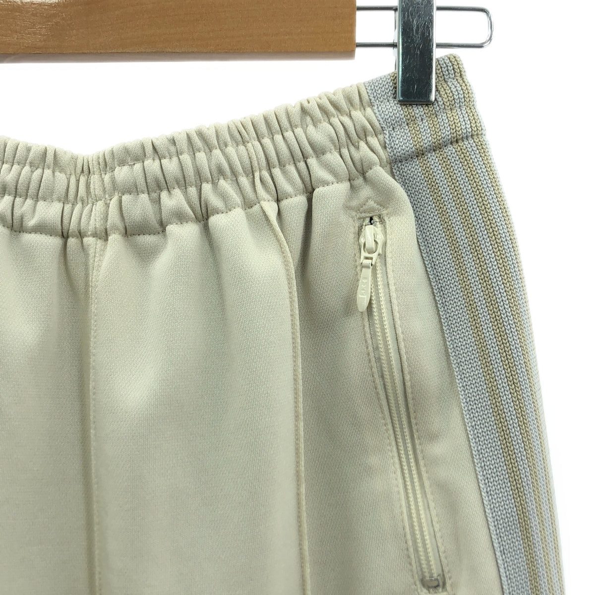 Needles / 니들스 | 2022AW | STUDIOUS 별주 Narrow Track Pant Poly Smooth 좁은 트랙 팬츠 | S | 오프 화이트 / 라이트 그레이 / 베이지 | 남성