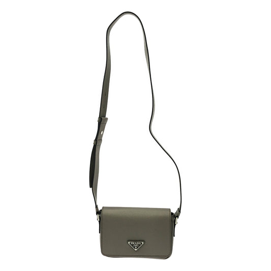 【新品】  PRADA / プラダ | Triangle Logo Saffiano Leather shoulder bag ショルダーバッグ | グレージュ | メンズ