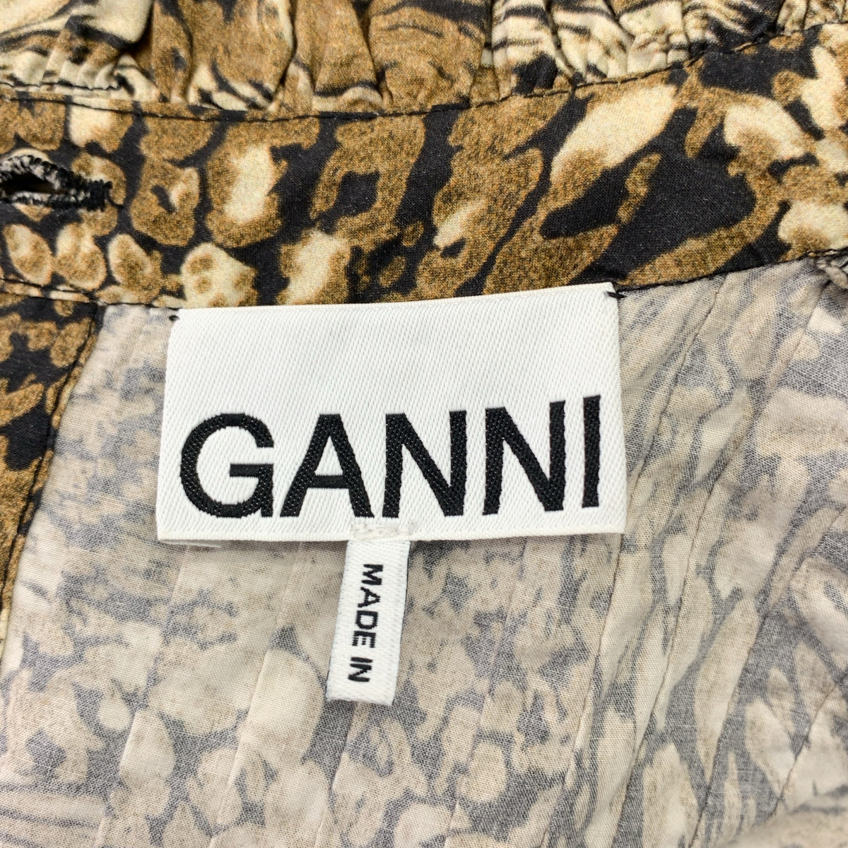 Ganni / ガニー | 総柄 タックプリーツ ワンピース | 36 | ブラウン/ベージュ | レディース