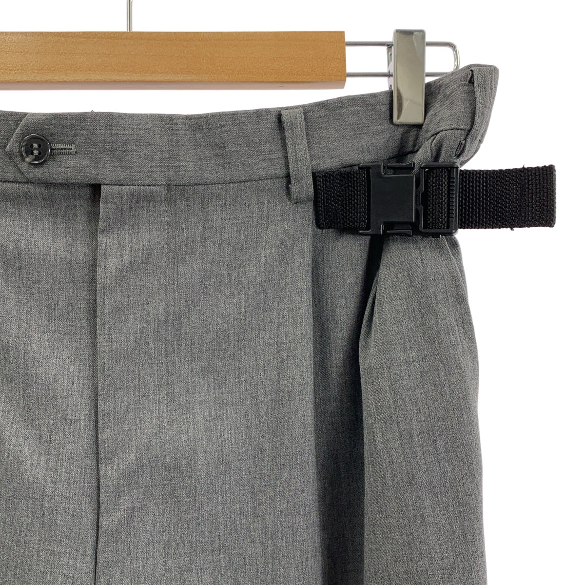 KISHIDAMIKI / 키시다미키 | Adjustment trousers short 울 어저스터 팬츠 |