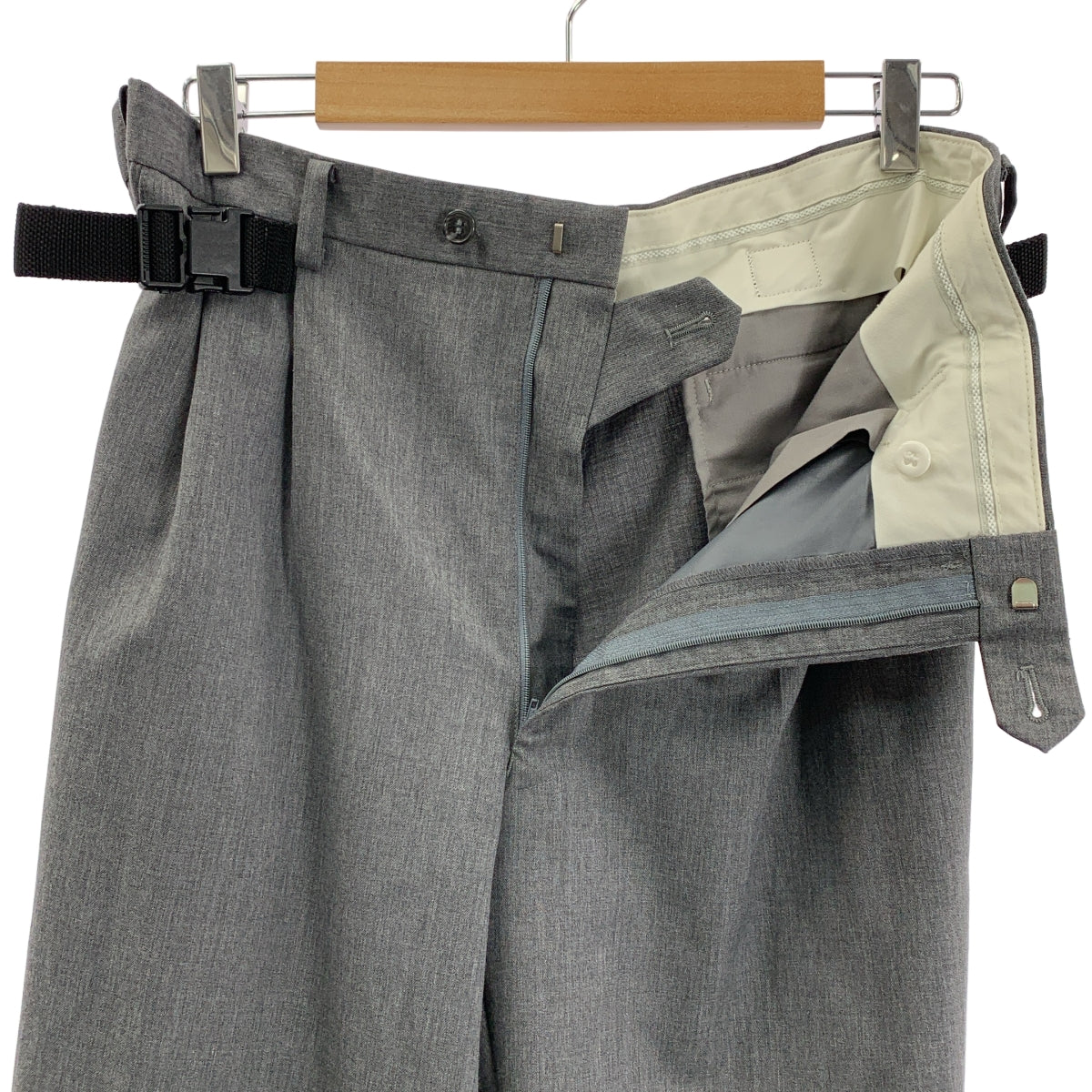 KISHIDAMIKI / 키시다미키 | Adjustment trousers short 울 어저스터 팬츠 |