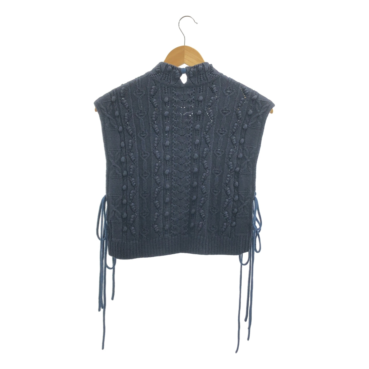 Mame Kurogouchi / マメクロゴウチ | Floral Motif Hand Knitted Vest