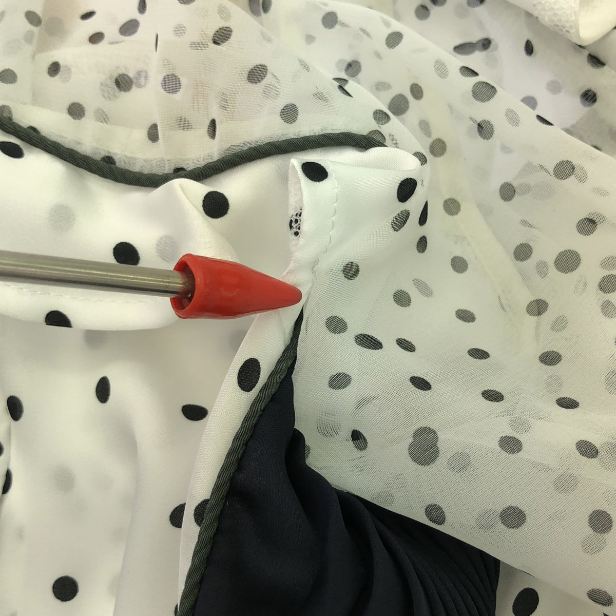 薩卡伊 |波爾卡圓點褶皺蕾絲襯衫 | 1 |白色/黑色/卡其色|女性的