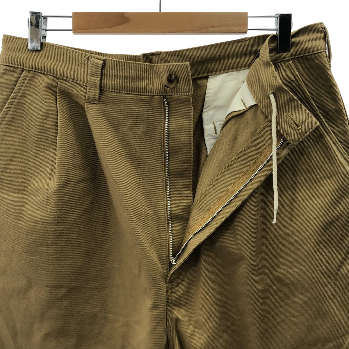 COMME des GARÇONS HOMME | 2022 秋冬 | 抽繩雙褶斜紋棉質闊腿褲 | M碼 | 米色 | 男款