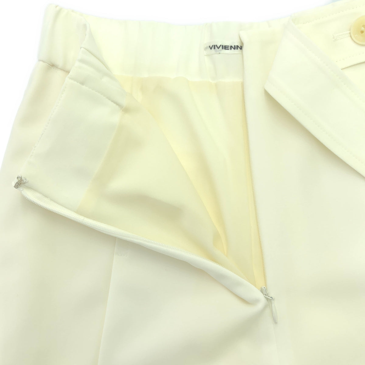 [New] VIVIENNE TAM / Vivienne Tam | Tuck wide pants | 40 | White | Women's