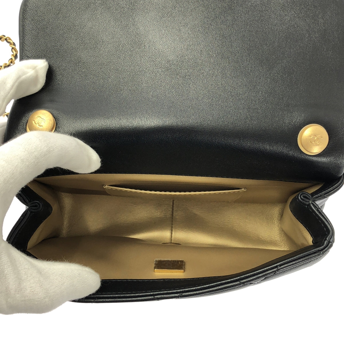 CHANEL / 샤넬 | Matrasse Pearl 코코 마크 스몰 램 스킨 체인 숄더백 / AS4861 |