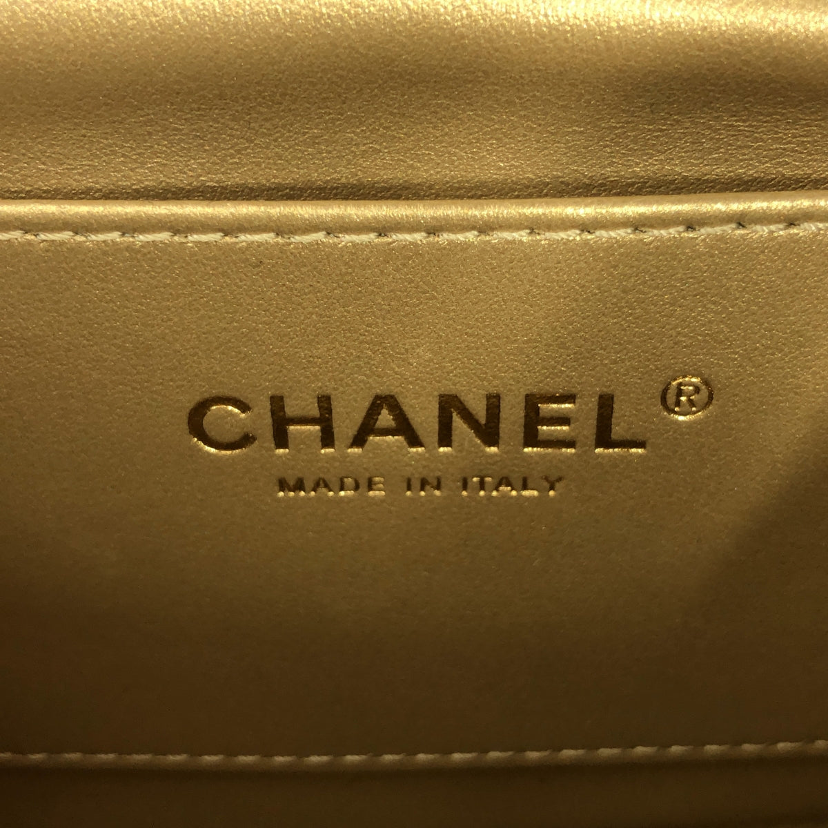 CHANEL / 샤넬 | Matrasse Pearl 코코 마크 스몰 램 스킨 체인 숄더백 / AS4861 |