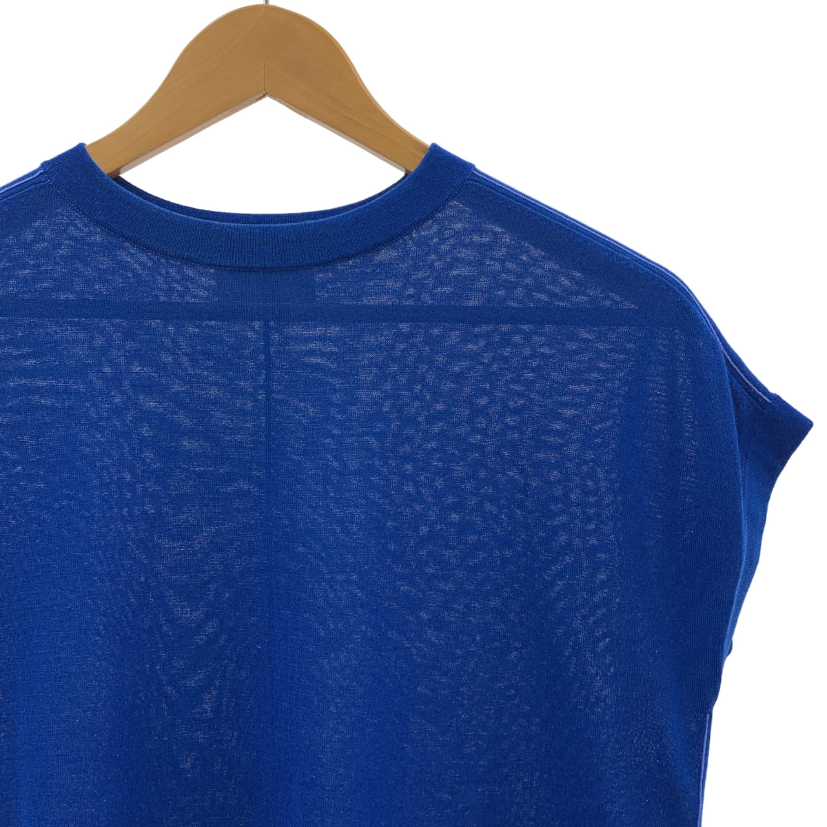 聯合箭隊 | C 領針織衫 | F |