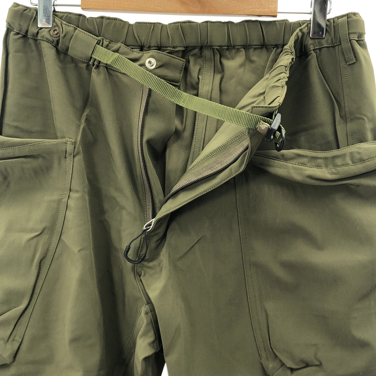 [全新] CMF 戶外服飾 | 2023SS | 運動短褲 | L尺寸 | 卡其色 | 男款