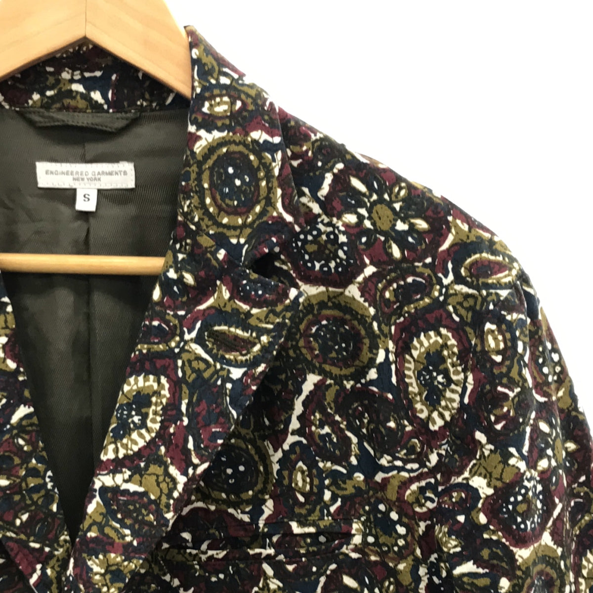 【美品】  Engineered Garments / エンジニアドガーメンツ | × BEAMS PLUS /  Loiter Jacket-Olive Cotton Batik / 総柄 ロイタージャケット / 総裏地 | S | マルチカラー | メンズ