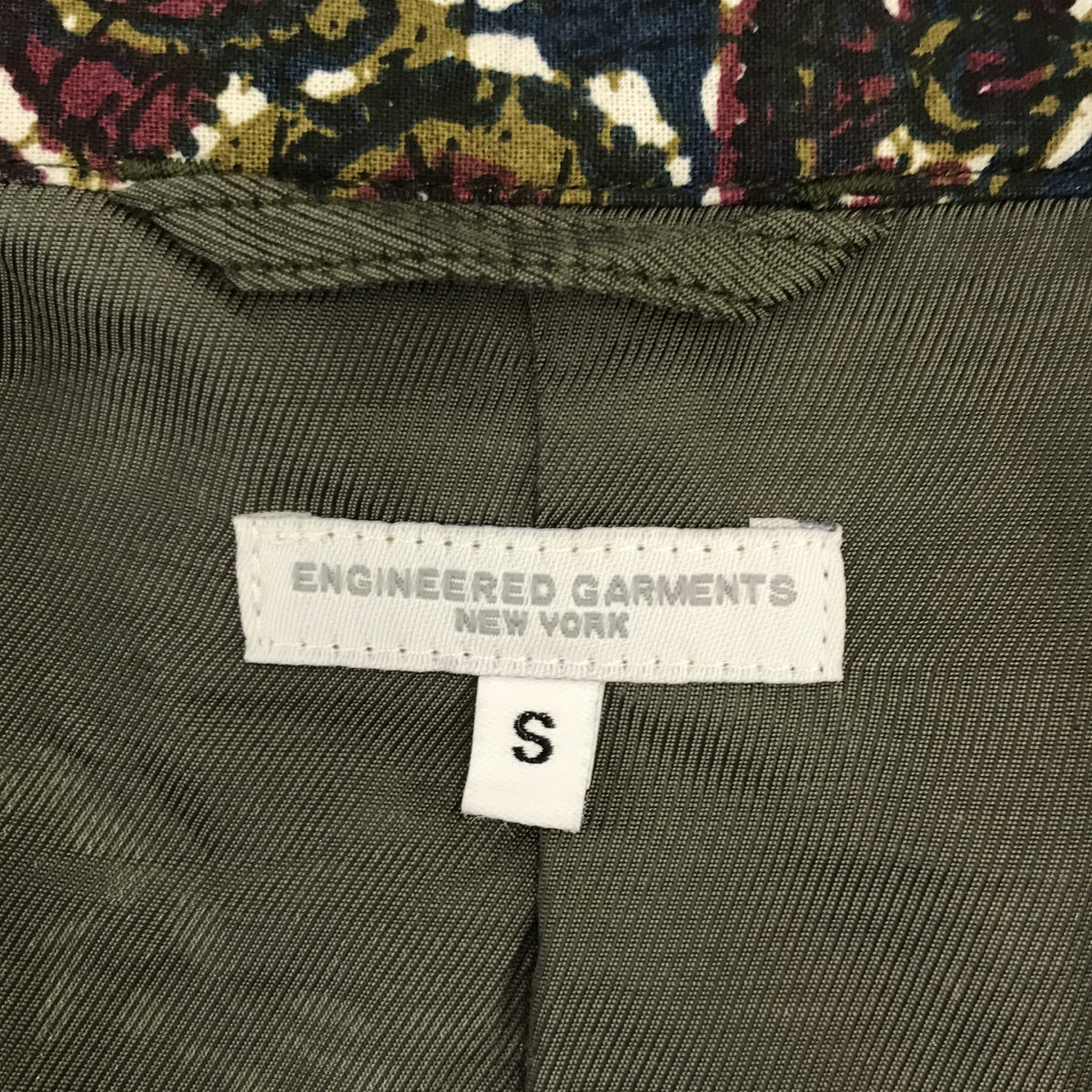 【美品】  Engineered Garments / エンジニアドガーメンツ | × BEAMS PLUS /  Loiter Jacket-Olive Cotton Batik / 総柄 ロイタージャケット / 総裏地 | S | マルチカラー | メンズ