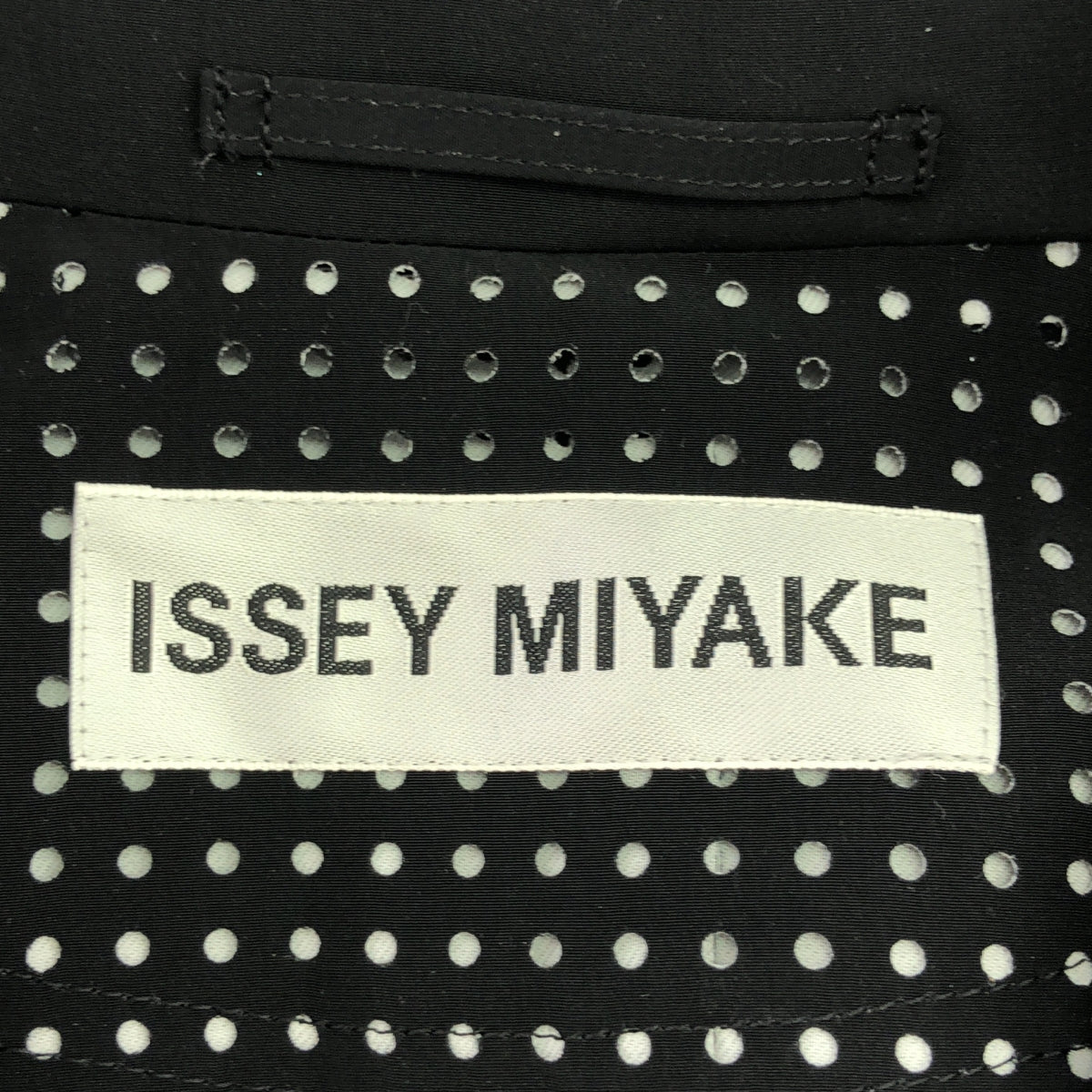 【미품】 ISSEY MIYAKE / 이세이 미야케 | 펀칭 메쉬 벨티드 더블 오버 코트 | 2 | 블랙 | 여성