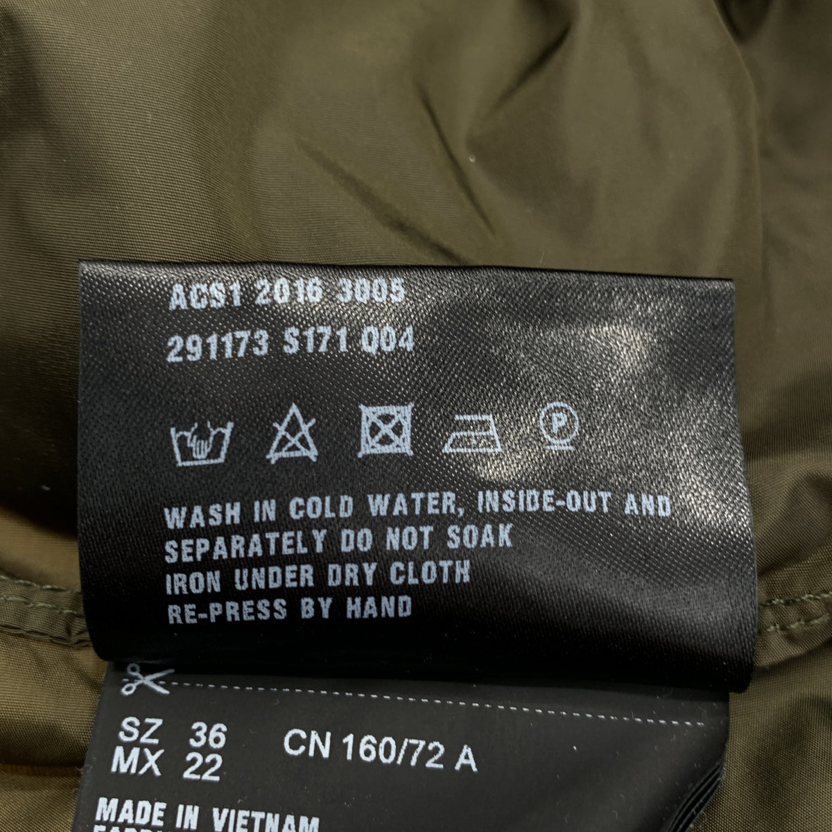 PRADA / 프라다 | 트라이앵글 로고 패치 벨트가 달린 트렌치 코트 | 36 | 여성