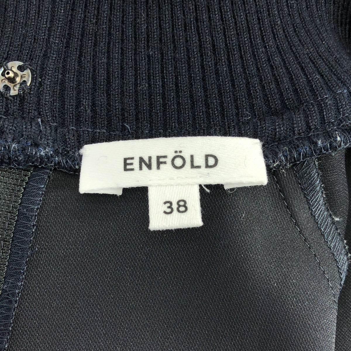 ENFOLD / 엠 폴드 | 더블 크로스 하이넥 블라우스 | 38 | 네이비 | 여성