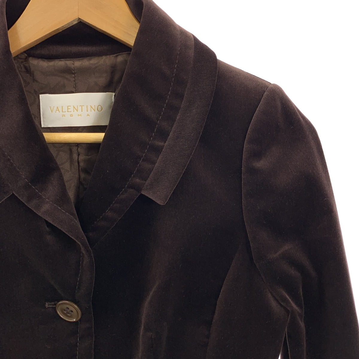 華倫天奴 | 絲絨披肩領單排扣夾克，帶全襯裡標誌 | 尺寸 38 | 女款