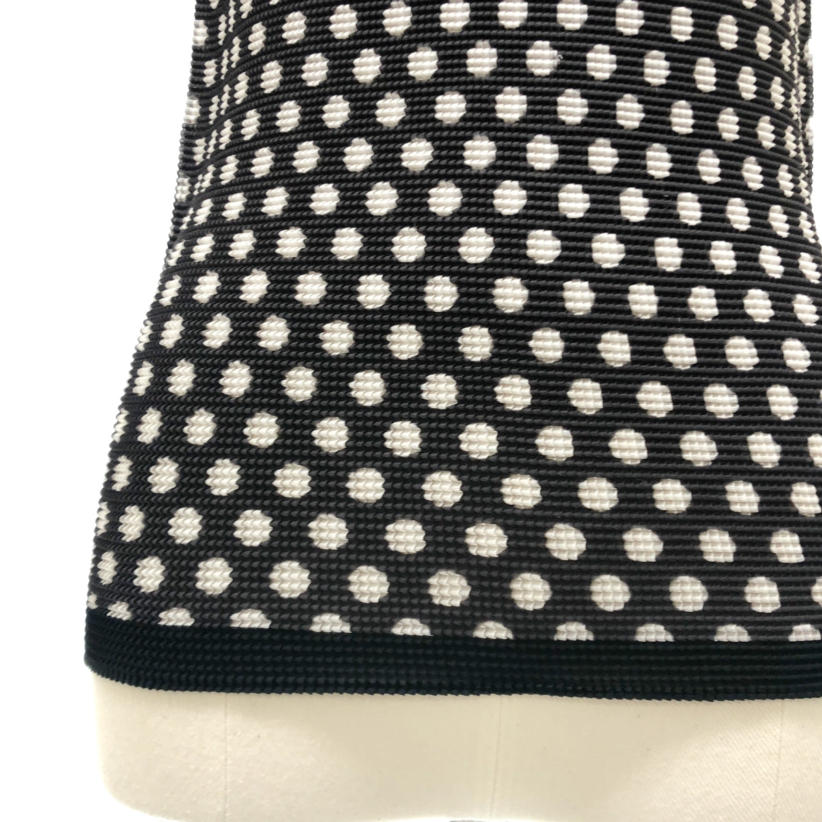 me ISSEY MIYAKE / ミーイッセイミヤケ | 総柄 ハイネック プルオーバー トップス |