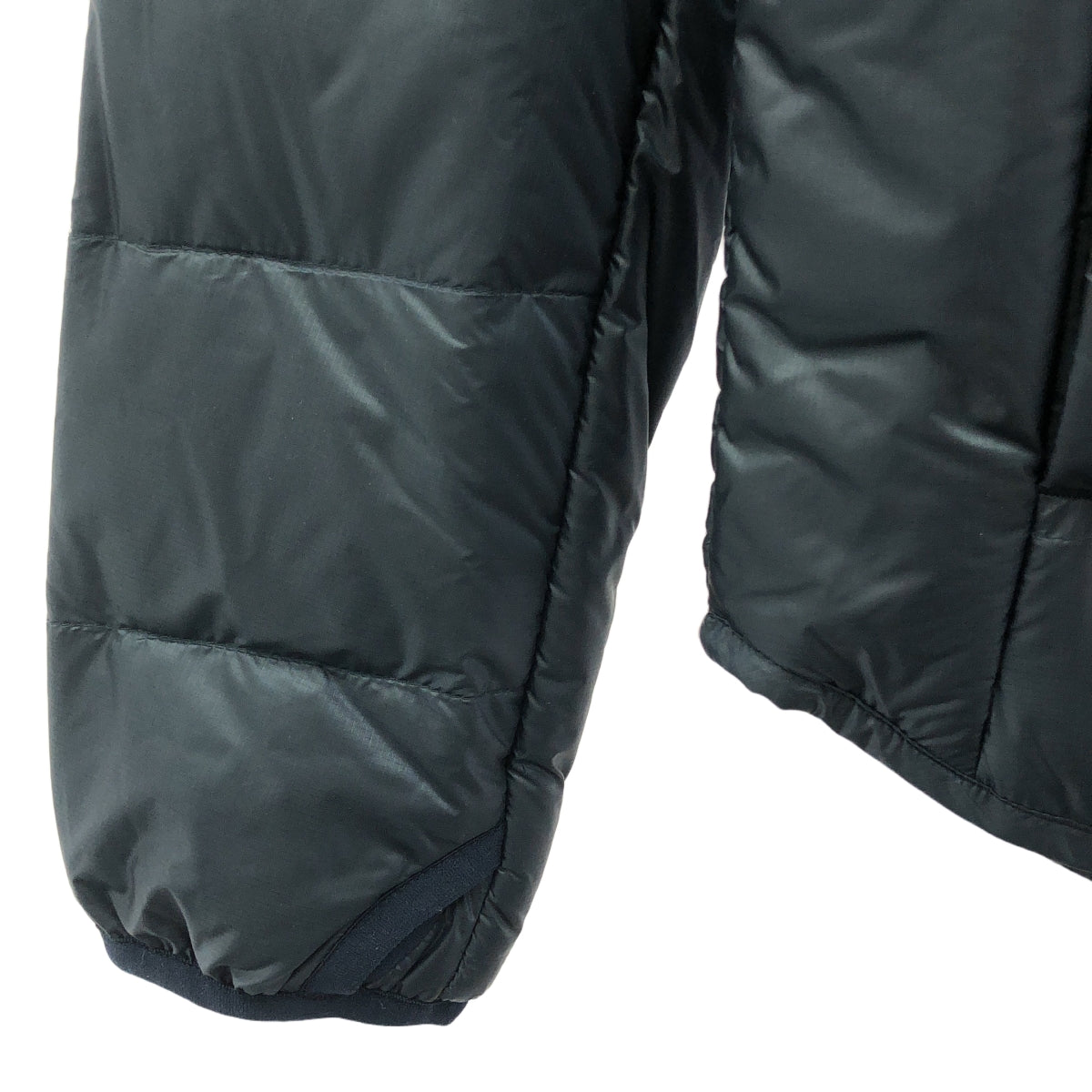 [品相良好] DESCENTE / 迪桑特 | HCS 羽絨外套圓領羽絨外套 | M |海軍 |男士