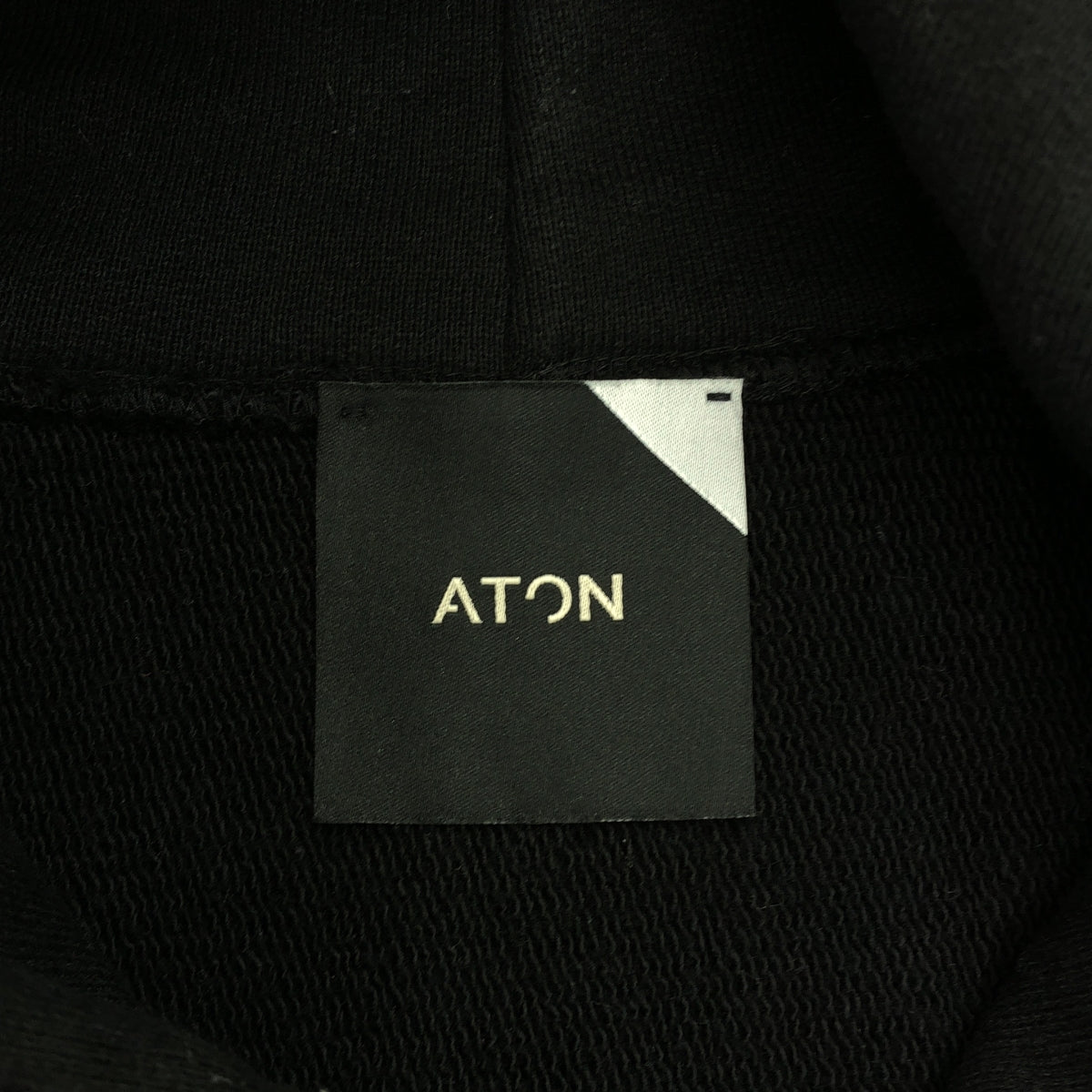 ATON / エイトン | ワンポイントロゴ スウェット フーディ | 04 | ブラック | メンズ