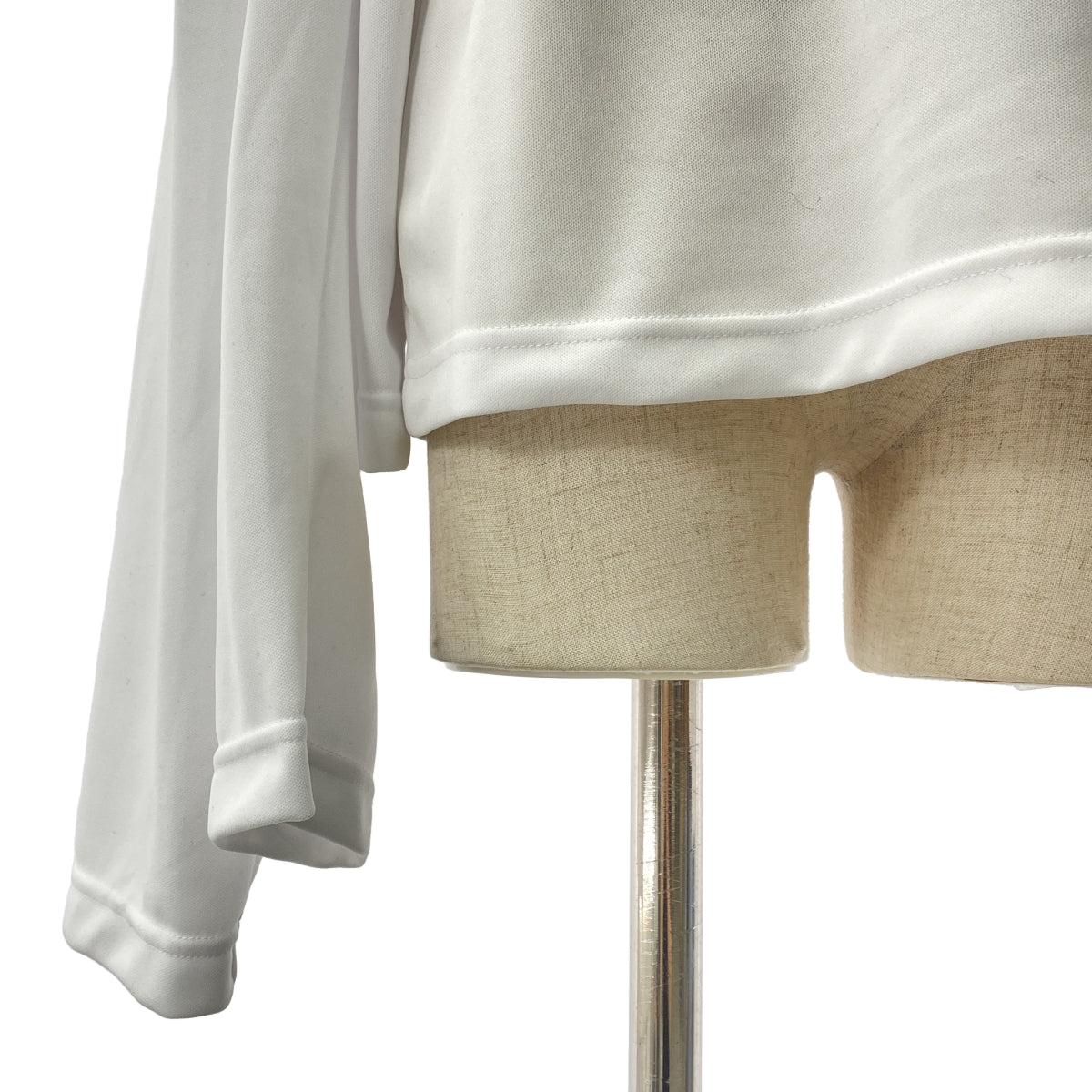 [狀況極佳] COMME des GARÇONS | 2025 春夏 | 聚酯不對稱袖上衣 | S尺寸 | 白色 | 女款