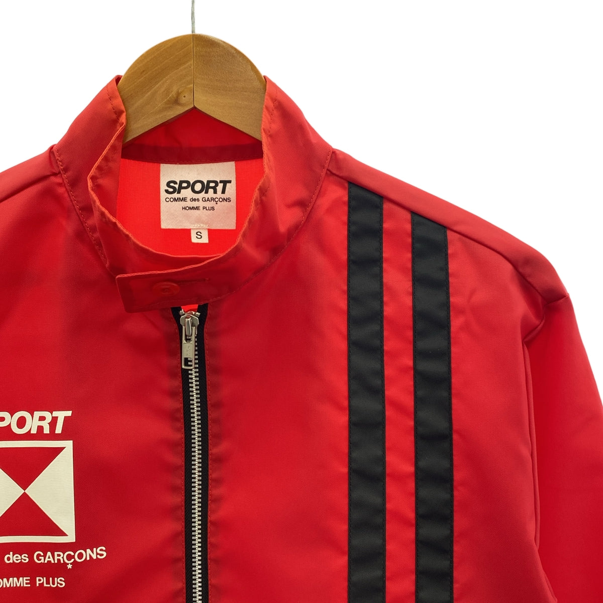 【美品】  COMME des GARCONS HOMME PLUS / コムデギャルソンオムプリュス | 2005AW | sport jacket / ナイロン ロゴ ドローストリング フルジップ ジャケット | S | レッド | メンズ