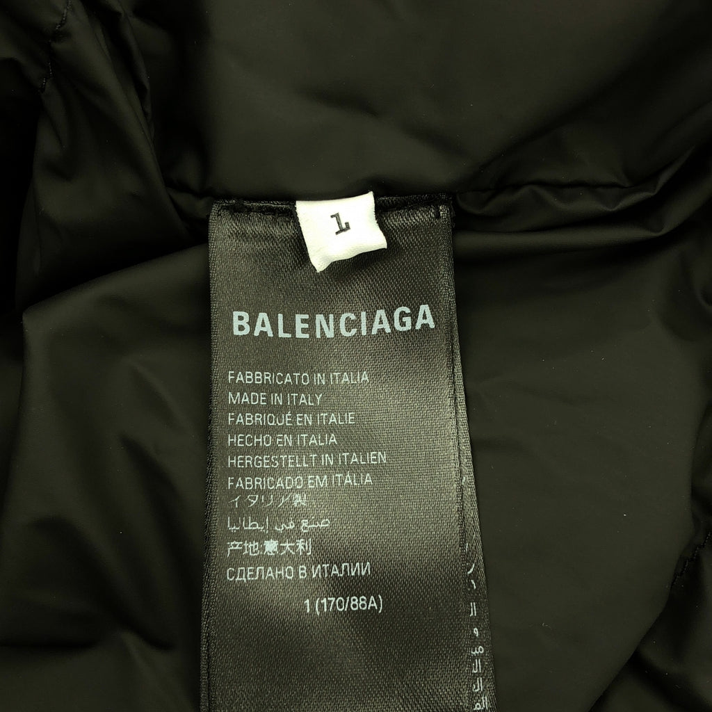 【美品】  BALENCIAGA / バレンシアガ | 2023AW | Logo-Print Wrap Puffer Vest ロゴプリント ラップ パファー ベスト | 1 | Cypress Green / サイプレスグリーン | メンズ