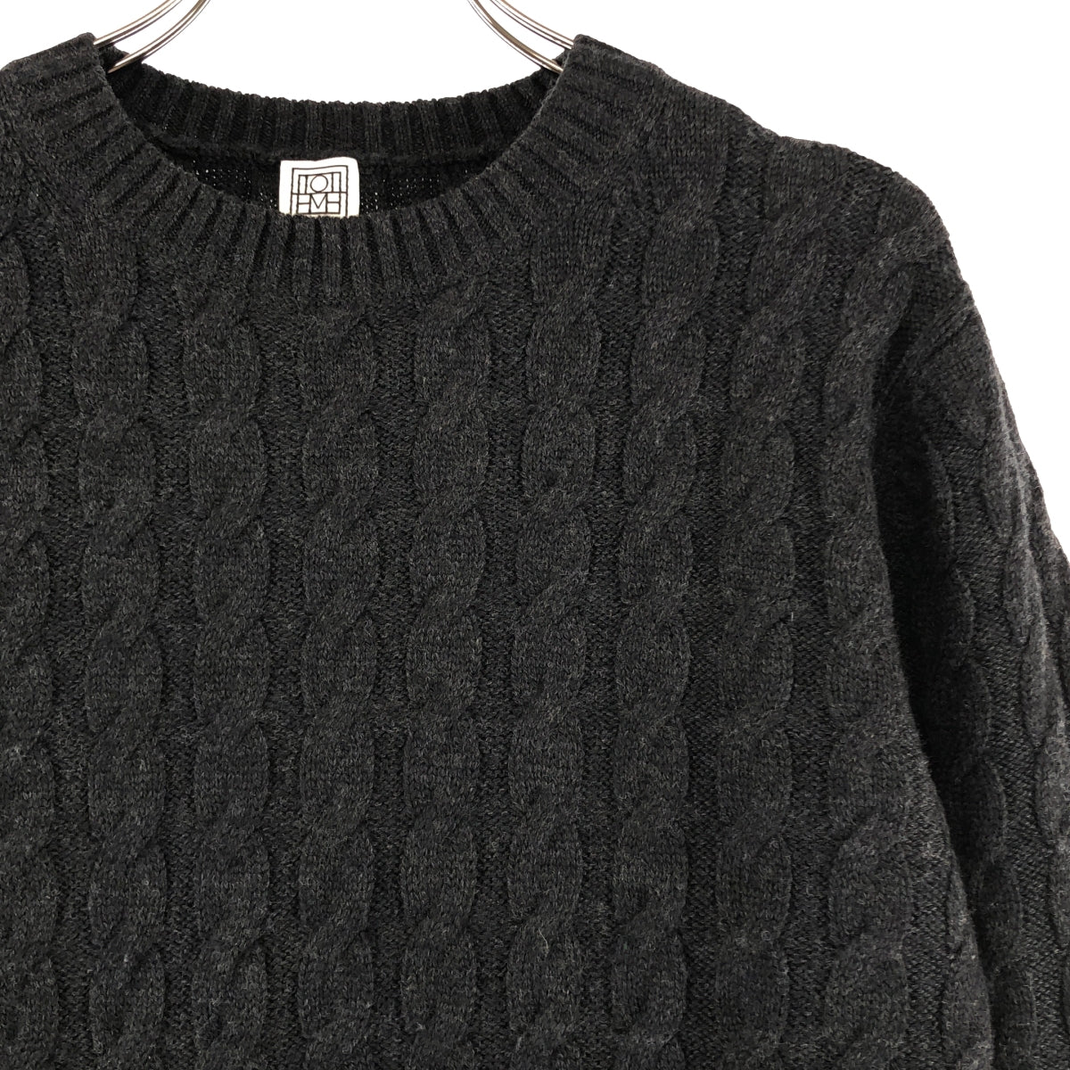 TOTEME / トーテム | PETITE CABLE KNIT ウール ケーブル クルーネックニット | S | チャコールグレー | レディース