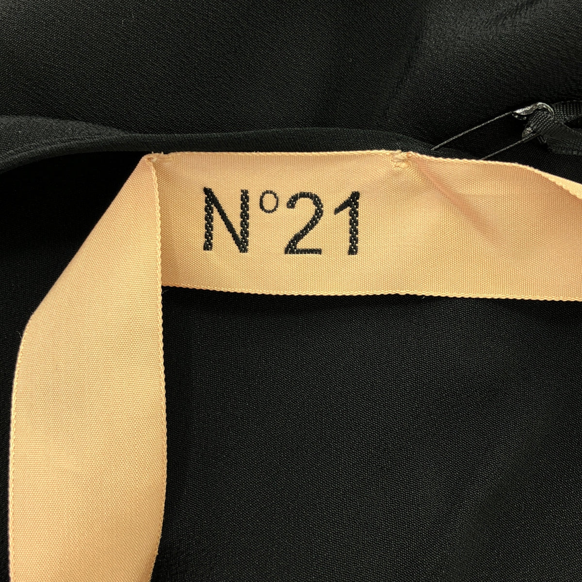 [Beautiful condition] N°21 / Numero Ventuno | Acetate silk gathered volume dress one-piece | 38 | Black | Women's