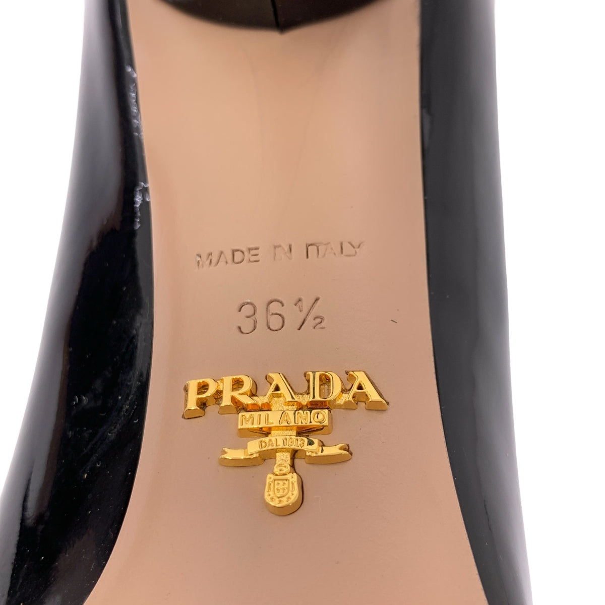 PRADA / 프라다 | 에나멜 가죽 힐 펌프스 | 36.5 |