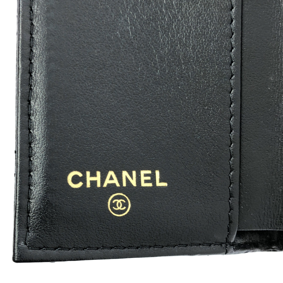 【美品】  CHANEL / シャネル | マトラッセ ココマーク キャビアスキン コンパクトウォレット 3つ折り財布 | ブラック | レディース