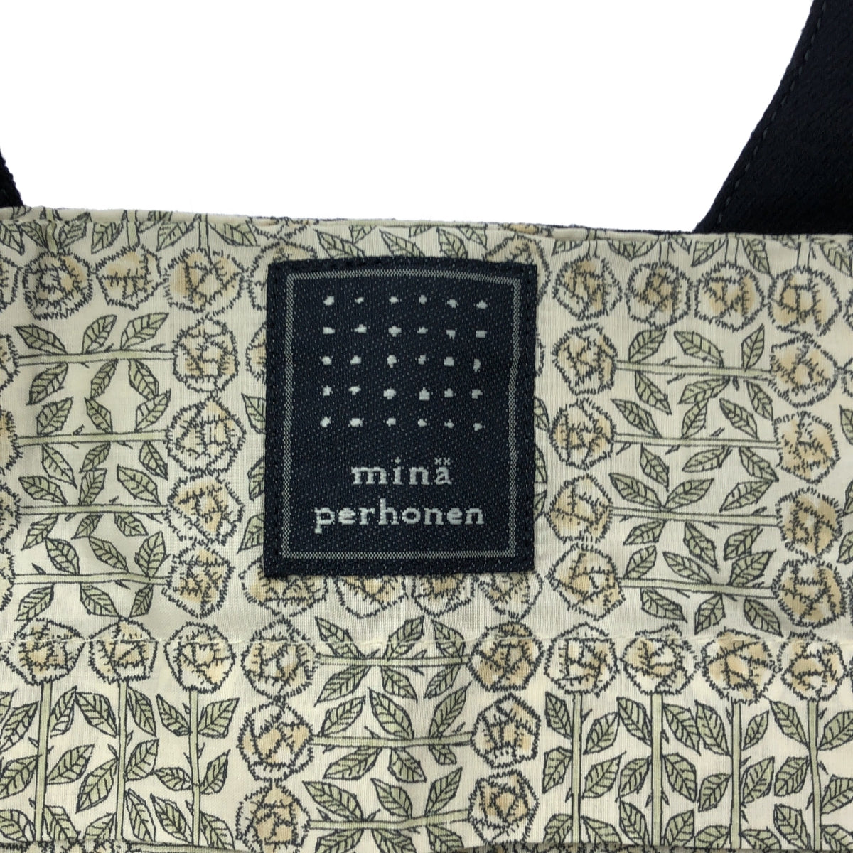 米娜·佩爾霍寧 / 米娜·佩爾霍寧 | 米娜·佩爾霍寧2020 秋冬 | Wolf&amp;flower / 刺繡羊毛帕尼尼手提包|
