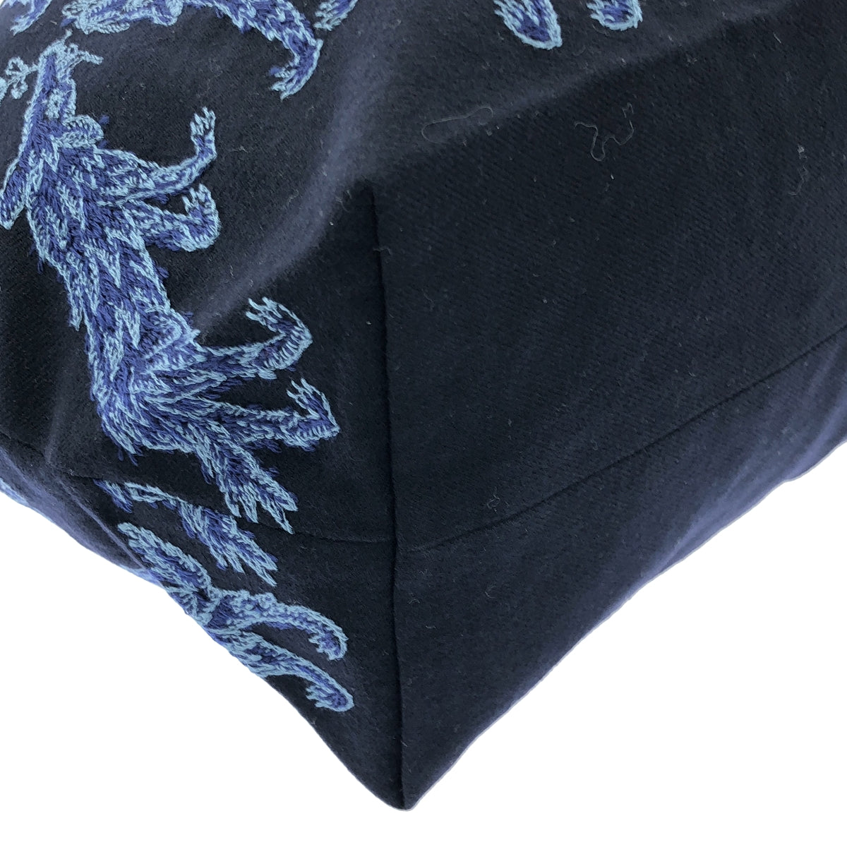 米娜·佩爾霍寧 / 米娜·佩爾霍寧 | 米娜·佩爾霍寧2020 秋冬 | Wolf&amp;flower / 刺繡羊毛帕尼尼手提包|