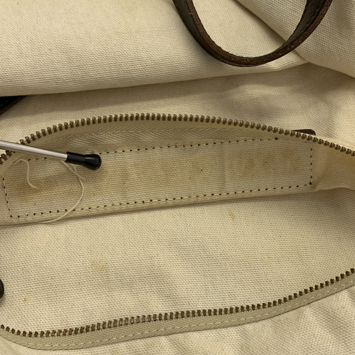 Felisi | 11-91 尼龍迷彩手提包，搭配皮革手柄 |